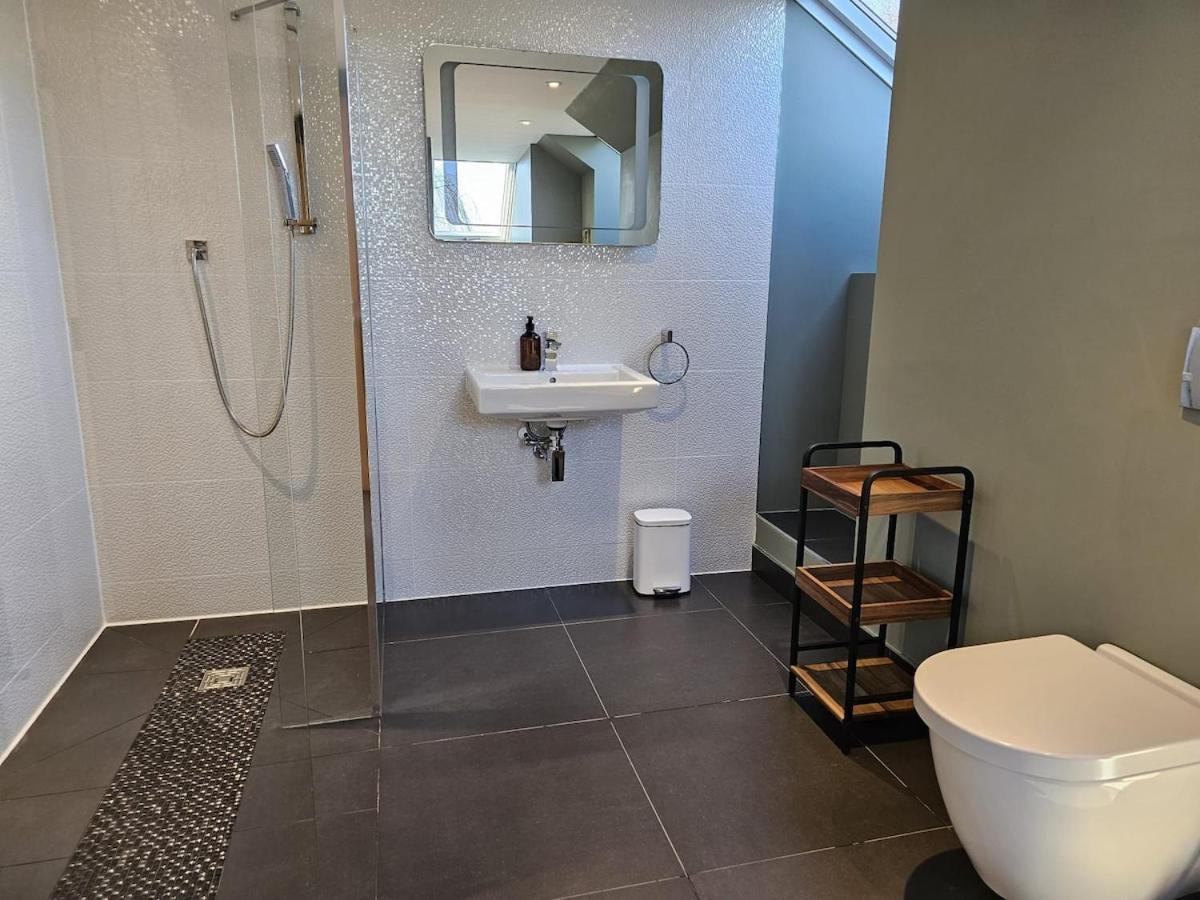 Kaimes Bright Garden Getaway Vakantiehuis *