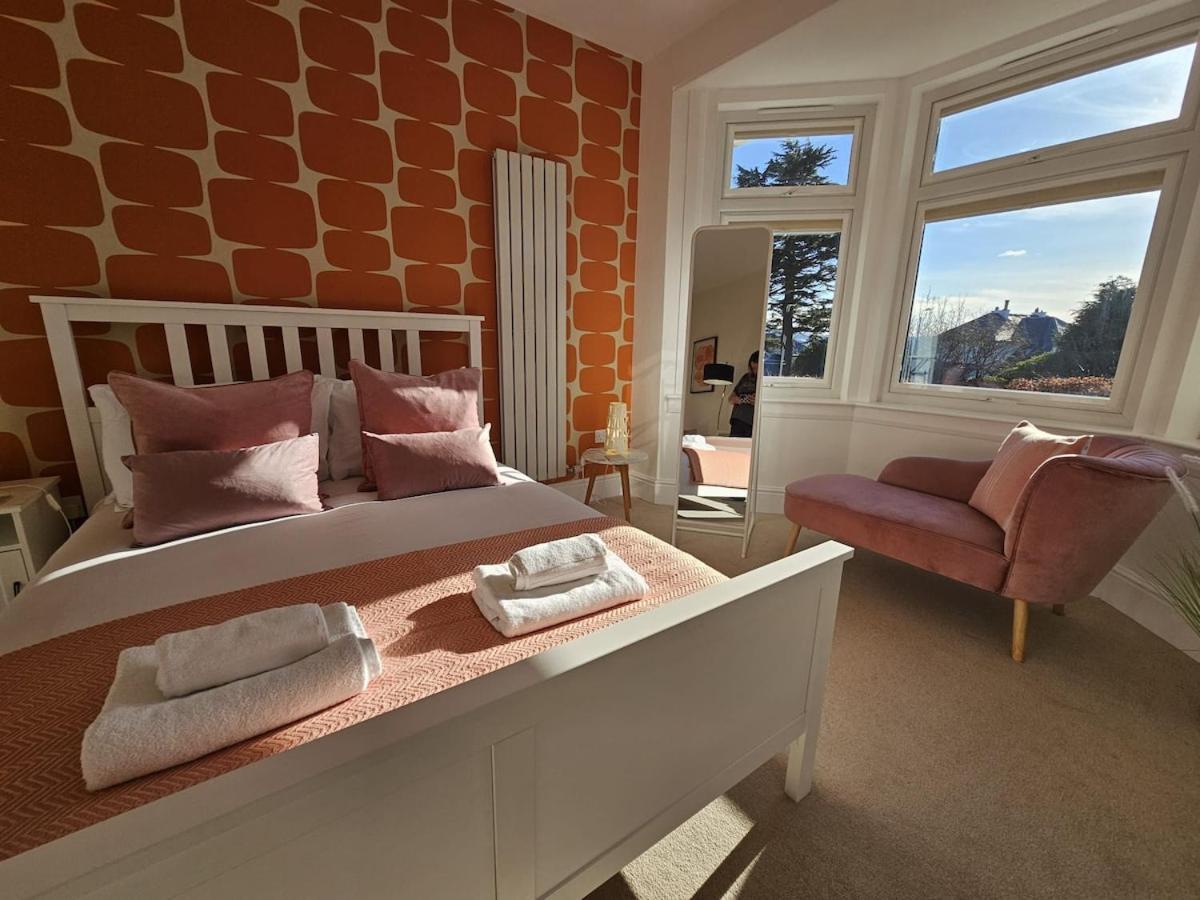 Kaimes Bright Garden Getaway Edinburgh
