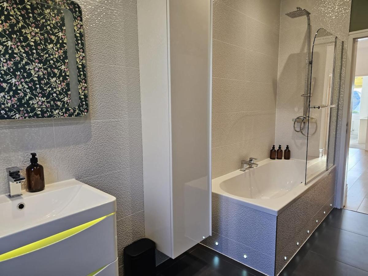 Holiday home Kaimes Bright Garden Getaway Edinburgh